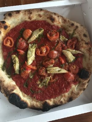 Sebastian (pesto, artichokes, caramelised cherry tomatoes)  at Cama'ffare in Padua