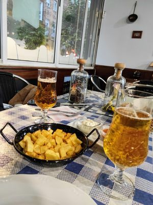 Patatas fritas y Cervezas at Thundersgreen in Aviles
