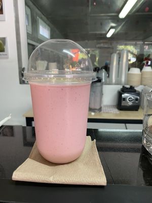 Strawberry milkshake (coconut milk and vegan strawberry ice cream) and almonds  #Veganuary at Rossini in Koh Samui