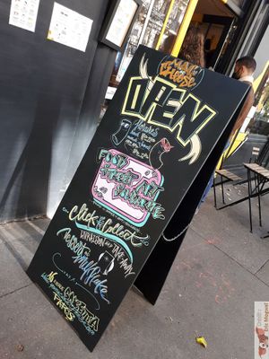 Deco at YO' Mac and Cheese in Paris