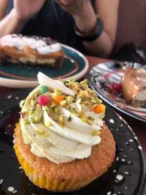 Gémeaux at Café Contresort in Paris