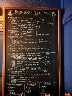 Drinks at Café Contresort in Paris