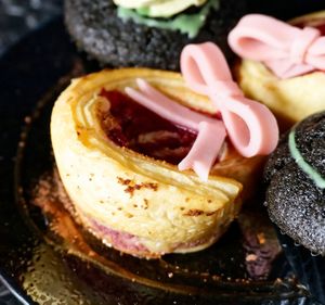 Wicked brunch: raspberry tart at Café Contresort in Paris