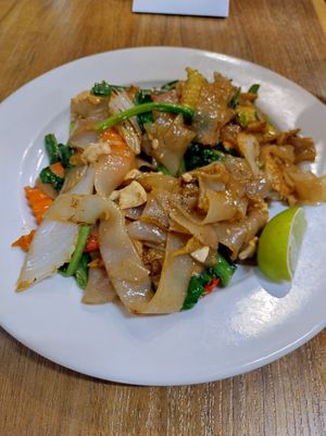 pad see ew at Blossoming Lotus in Surfers Paradise