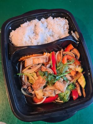 Com Nieu Dau Phu ... wenig Sauce, aber sonst super at Flying Market in Hamburg