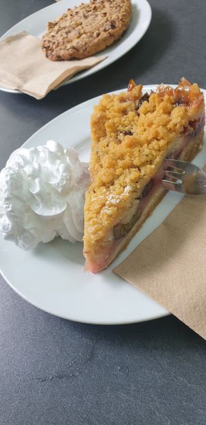 Pflaumen-Marzipan Kuchen at Café Moritz in Hildesheim