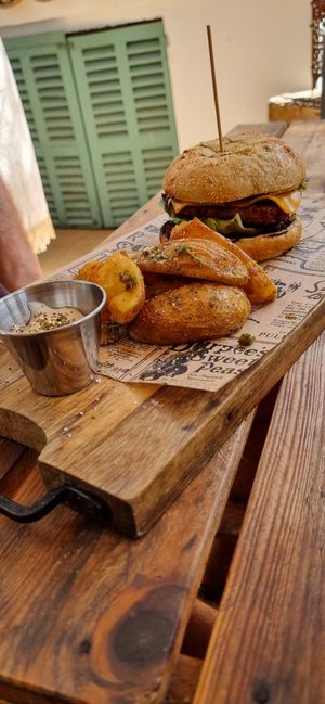 Burger at Grá Irish Gastropub in Mallorca