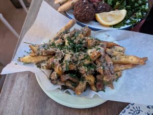 Patatas parmesano y trufa 🥰🥰🥰🥰🥰🥰🥰 at Grá Irish Gastropub in Mallorca