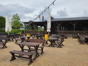 Outdoor seating at Road Stop in Mettmann