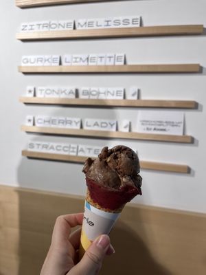 Cherry Lady & Peanut Butter Tiramisu  at Eisperle - Färbergasse in Graz