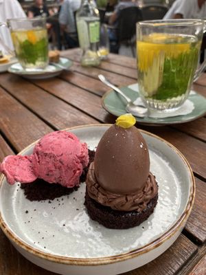 Vegan desert was 👌🏻  at Het Hooihuis in Roosendaal