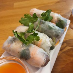 Veggie spring rolls at Kapunka in Paris