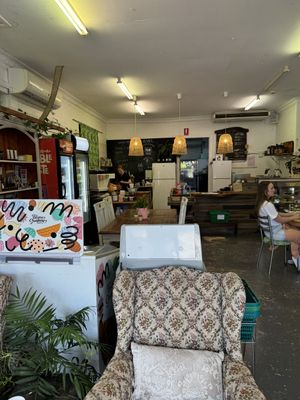 Nice atmosphere and decorations   at OWL Wholefoods in Canungra