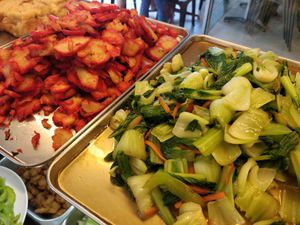 Mock char siew and green leafy vegetables at Li Yuan 利源素食 in Central Singapore