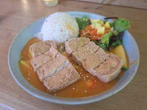 Curry bowl at All Vegan in Hannover