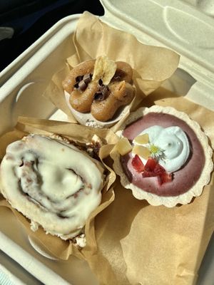 When that golden hour light hits ✨✨  at Ordinarie Fare in Dayton