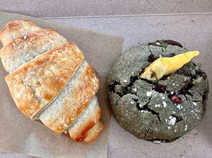 GF/V Pain Au Chocolat 🥐 with lavender-almond glaze + Black tahini choc chip cookie 😋  #Veganuary at Ordinarie Fare in Dayton
