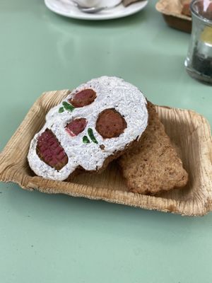 Almond cookie + Halloween cookie  at TÈCO in Palermo