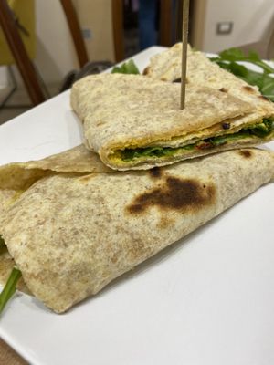 Piadine wirh Hummus at TÈCO in Palermo