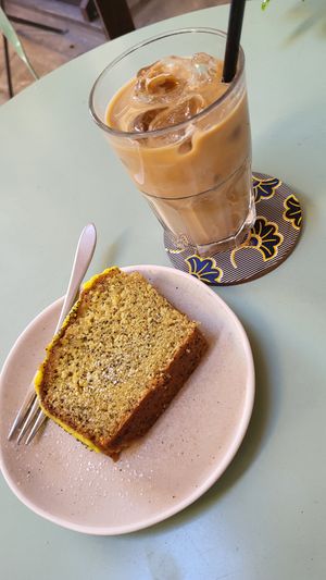 Lemon cake with iced decaffeinated soy latte at TÈCO in Palermo
