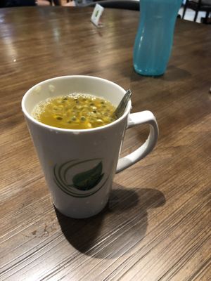 [vegetarian, contains honey] BH002 Honey Passionfruit drink (hot)
$3.30/$3.90 (H/C) at Leaf Corner 慈素 - Tai Seng in Central Singapore