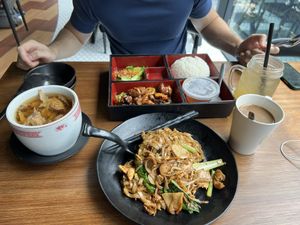 Overall meal  at Leaf Corner 慈素 - Tai Seng in Central Singapore