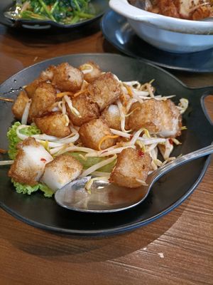 Carrot cake. Nice n crispy. Small portion 😅 at Leaf Corner 慈素 - Tai Seng in Central Singapore