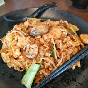 Very nice Penang fried Kuay tiao at Leaf Corner 慈素 - Tai Seng in Central Singapore