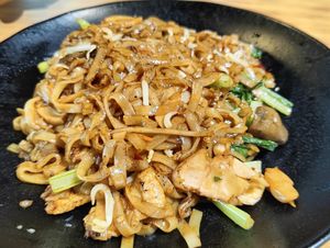 penang fried kway teow at Leaf Corner 慈素 - Tai Seng in Central Singapore