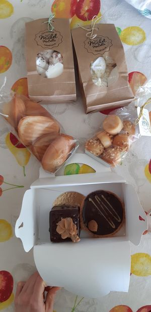 Meringues pistache et framboise, madeleines à la fleur d'oranger, mini cake amande citron, okara, tartelette chocolat et caramel au beurre salé at Michel MaBelle in Bordeaux