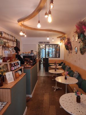 Inside at Michel MaBelle in Bordeaux