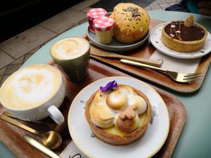 Desayuno increible at Michel MaBelle in Bordeaux