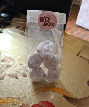 Sneeuwballen pure chocolade at BoBo's Bonbons in Terheijden