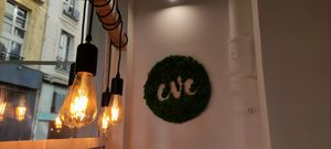 Inside at Eve, la sandwicherie végétale in Paris