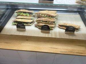 Sandwich choice  at Eve, la sandwicherie végétale in Paris