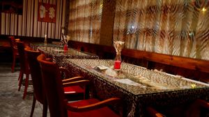 long table, we were 16 persons.. at Kilimanjaro in Frankfurt