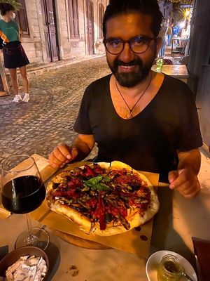 Delicious vegan pizza! at Kirmizi Ardic Kusu in Alacati