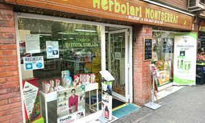 Comercio con muy buena presencia  at Herbolari Montserrat in Barcelona