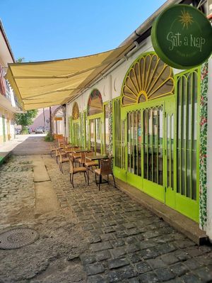 The front at Süt a Nap Vegán Bisztró in Miskolc