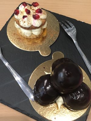 Profiterole and pomegranate cream puff pastry  at efrem in Turin