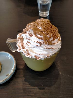 Marocchino al pistacchio con panna e crema Lotus at efrem in Turin