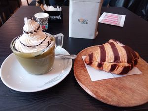Marocchino pistachios with vegan cream and vegan croissant with hazelnut cream in at efrem in Turin