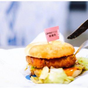 OmniPork Bagel Burger at 404Plant in Hong Kong Island