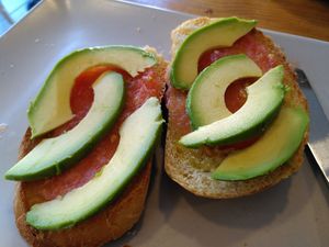 Avocado toast with tomato and oil at Hemen Cafeteria in Arrasate
