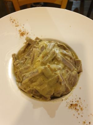 Broccolli pesto pasta at MiBiò bistrot in Milan