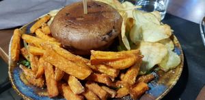 Portobello burger with sweet potatoes at MiBiò bistrot in Milan