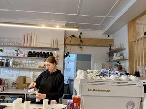 Lovely buzz and banter this early morning  at Plant Vibes Cafe in Bowen Hills