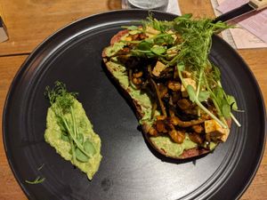 Avocado toast appetizer at SER Restaurante in Nosara