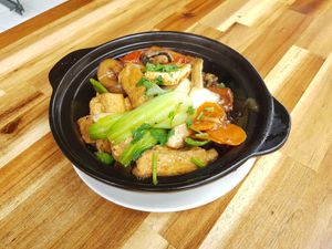 Tofu clay hotpot at Green Sprouts Vegetarian in Neutral Bay