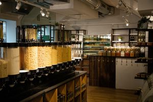  at Holis Market in Vienna